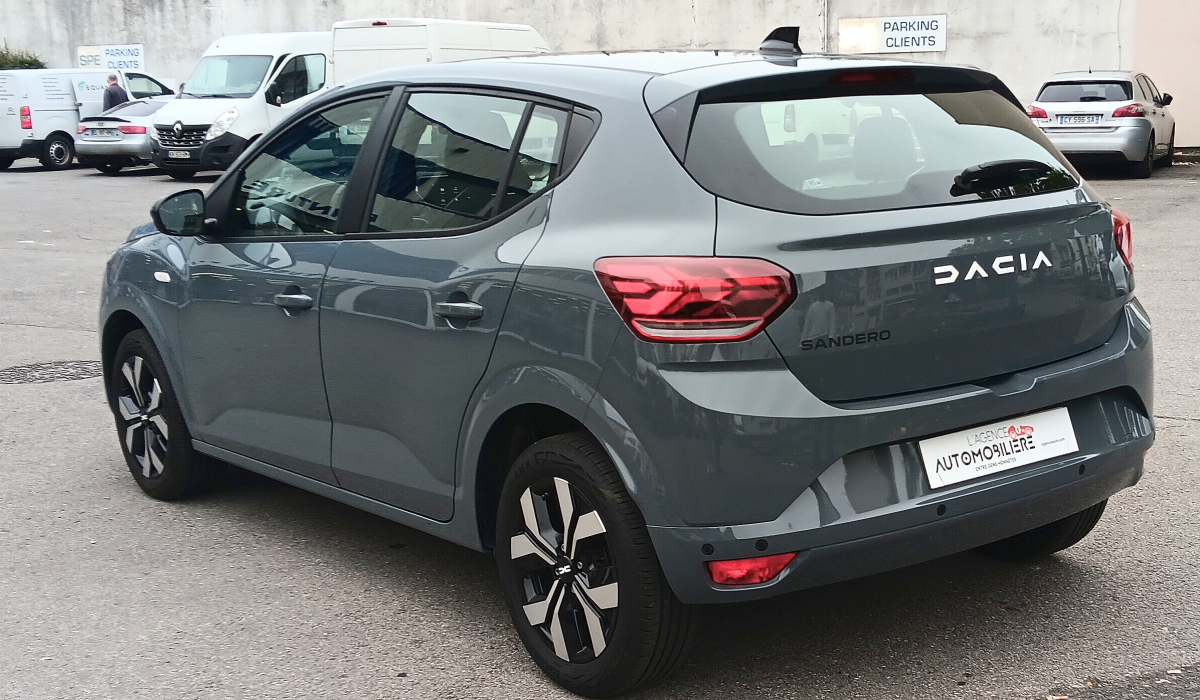 Dacia Sandero — 4