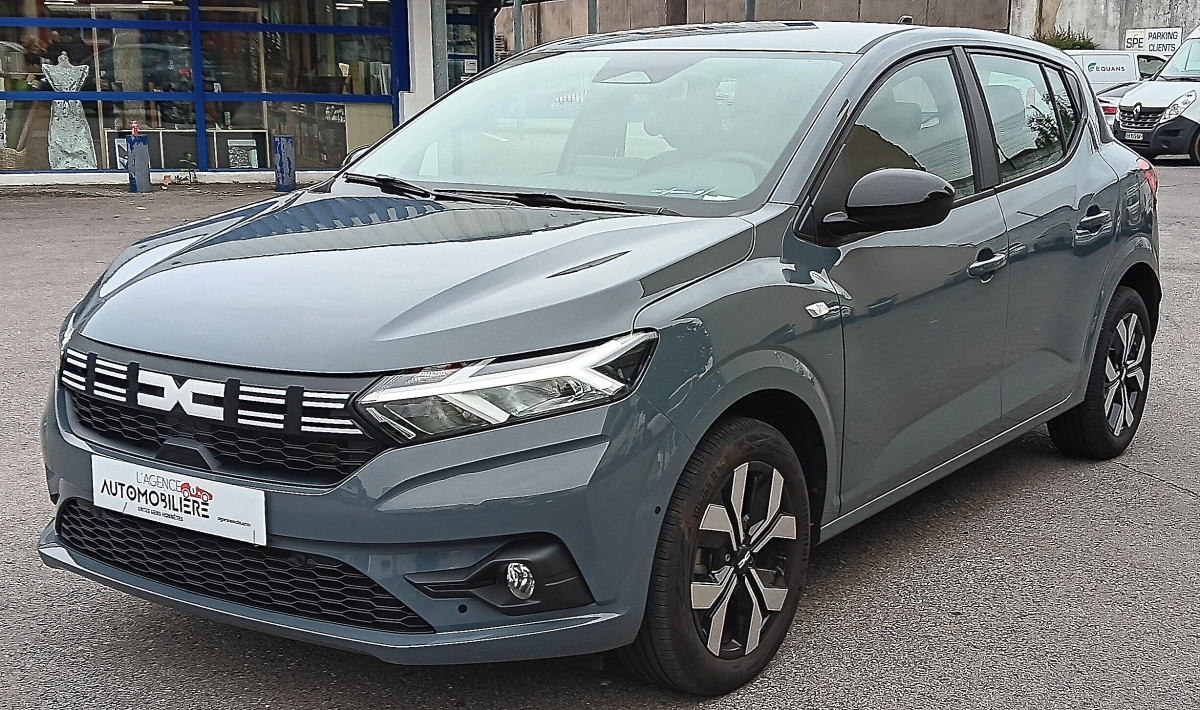 Dacia Sandero — 3