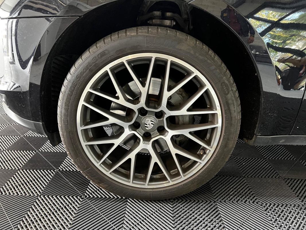 Porsche Macan — 27