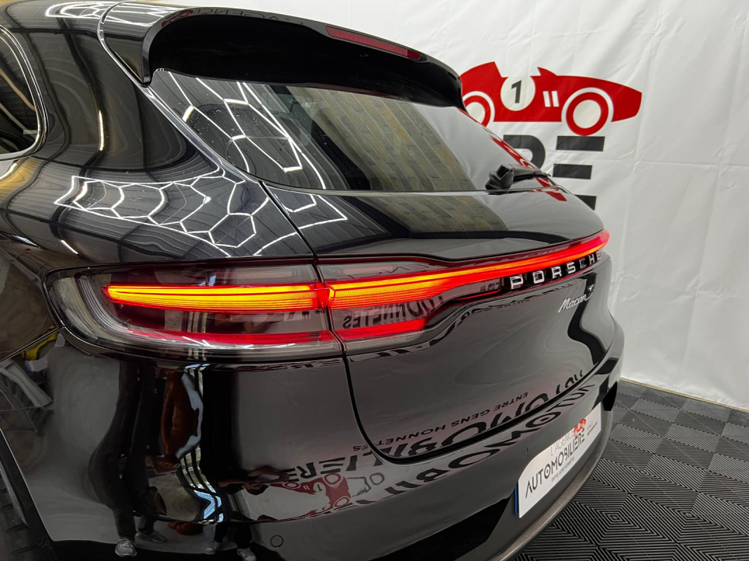 Porsche Macan — 10