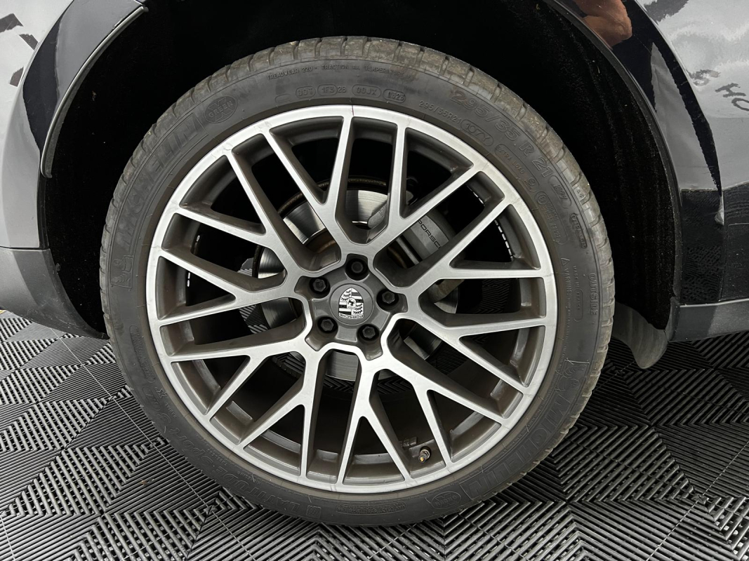 Porsche Macan — 30