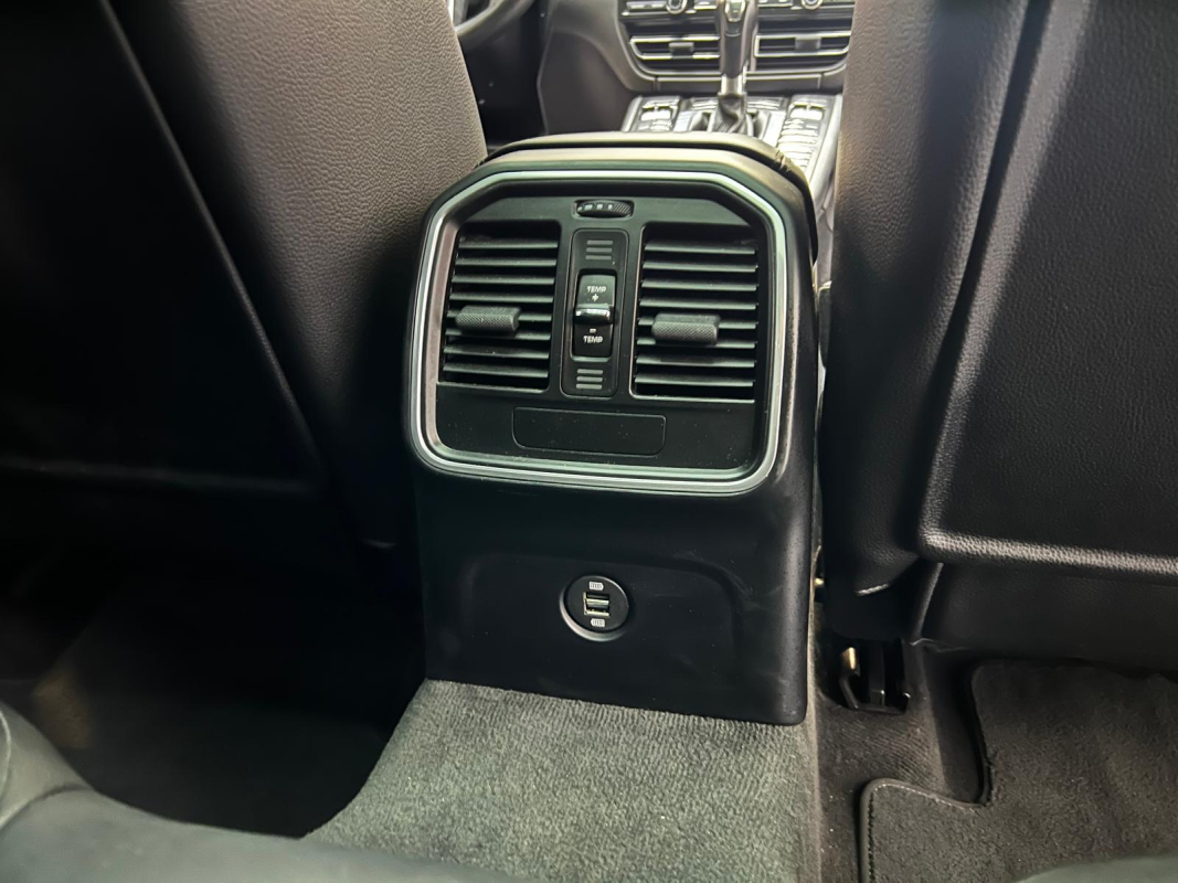 Porsche Macan — 23