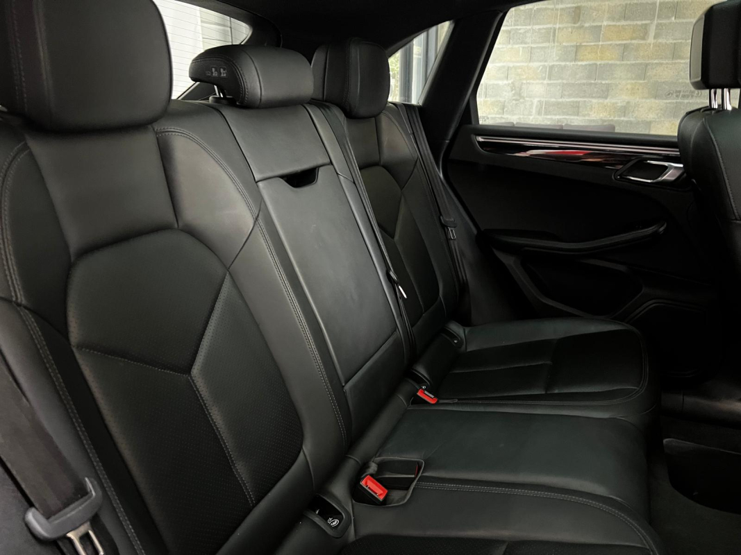 Porsche Macan — 24