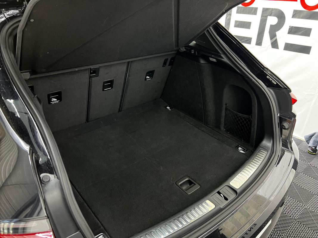 Porsche Macan — 26
