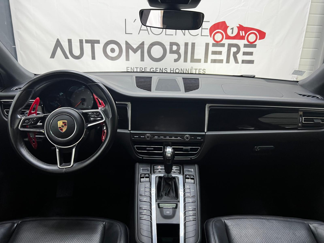 Porsche Macan — 15
