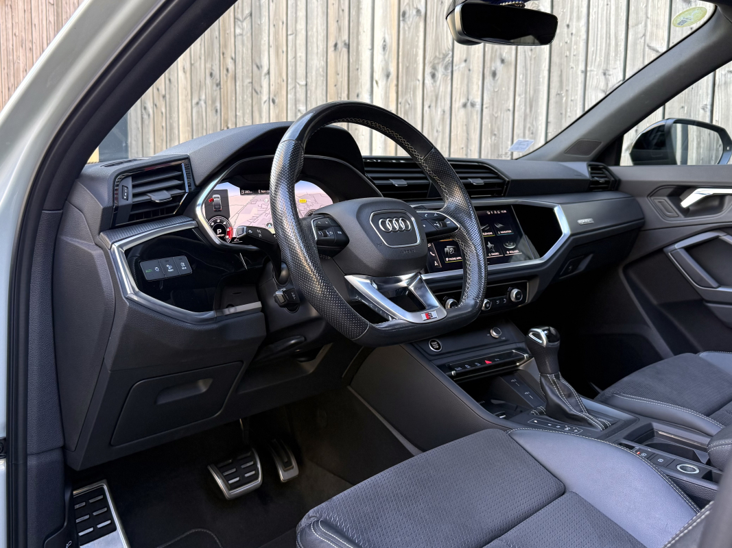 Audi Q3 — 5