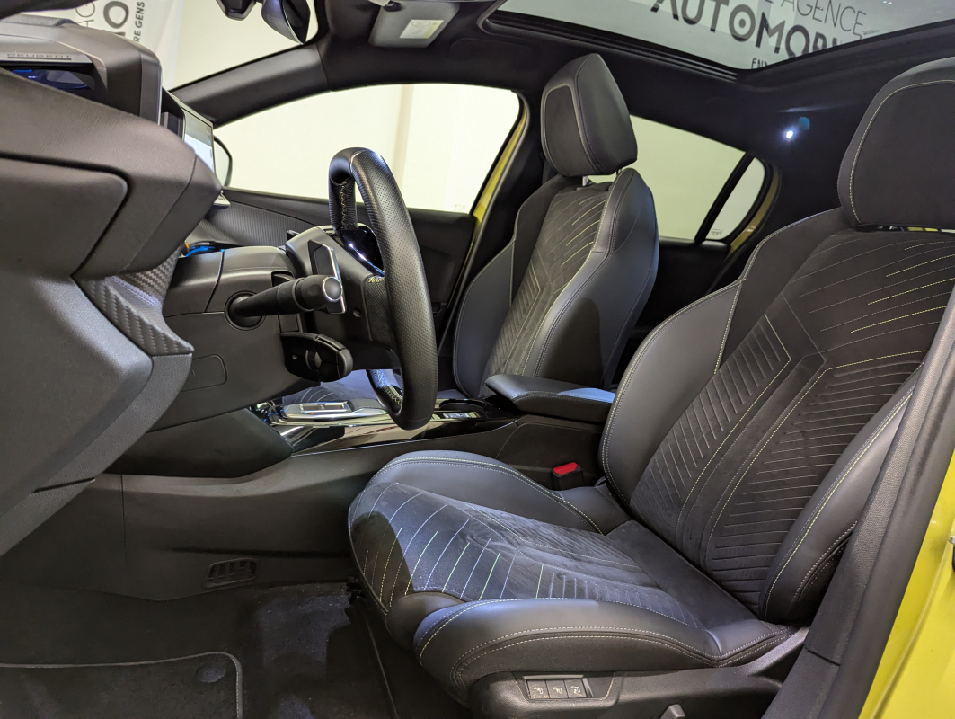 Peugeot 208 — 8