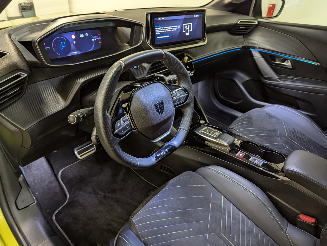 Peugeot 208 — 7