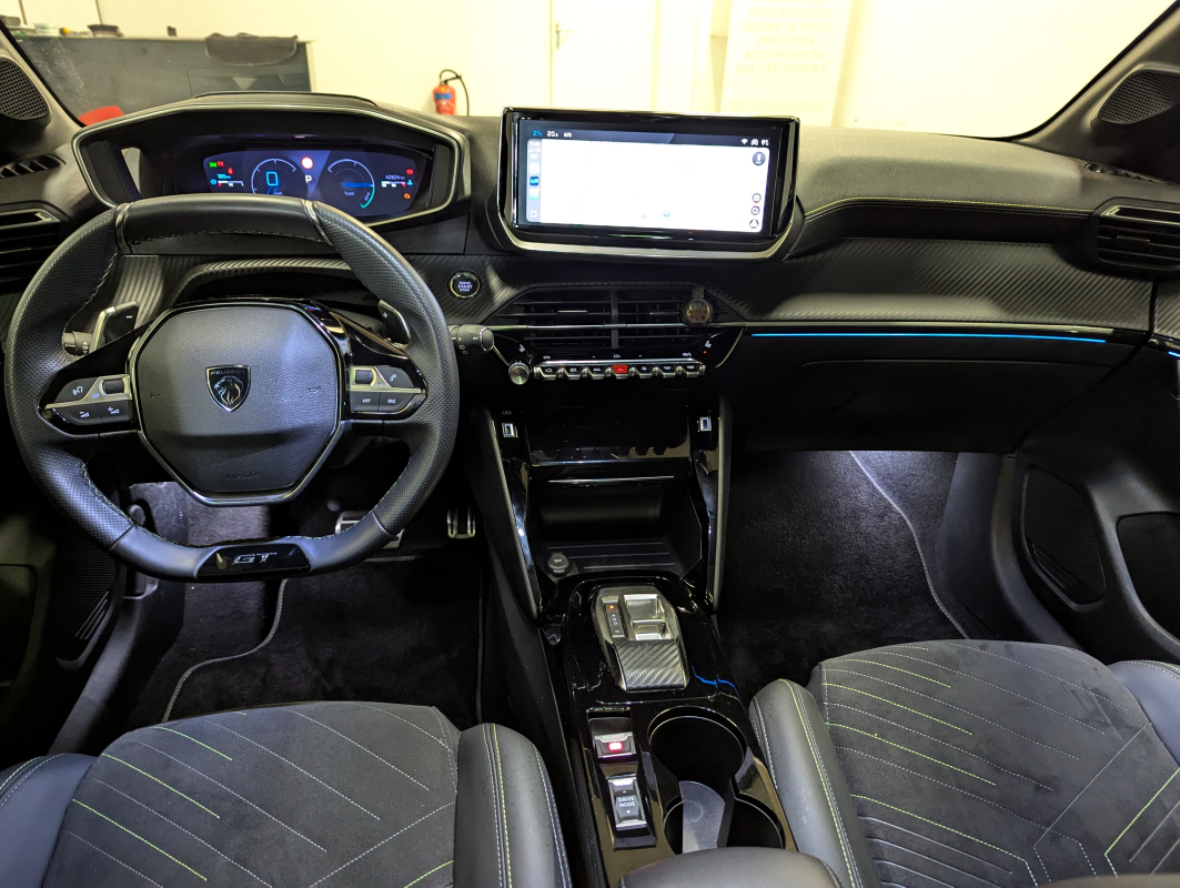 Peugeot 208 — 9