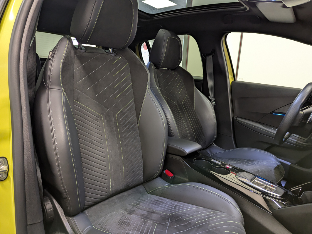 Peugeot 208 — 11