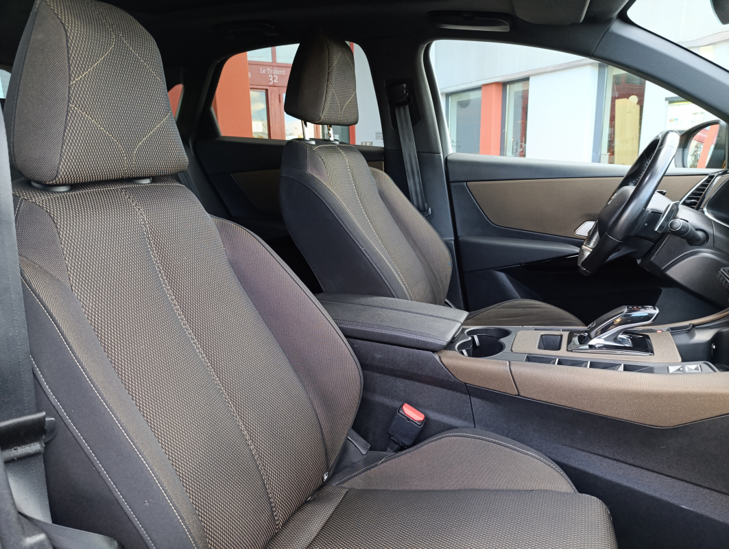 DS DS7 CROSSBACK — 12