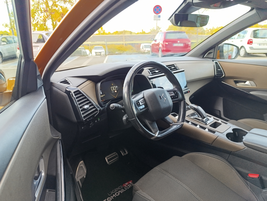 DS DS7 CROSSBACK — 24