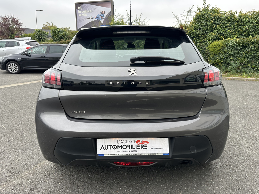 Peugeot 208 — 4