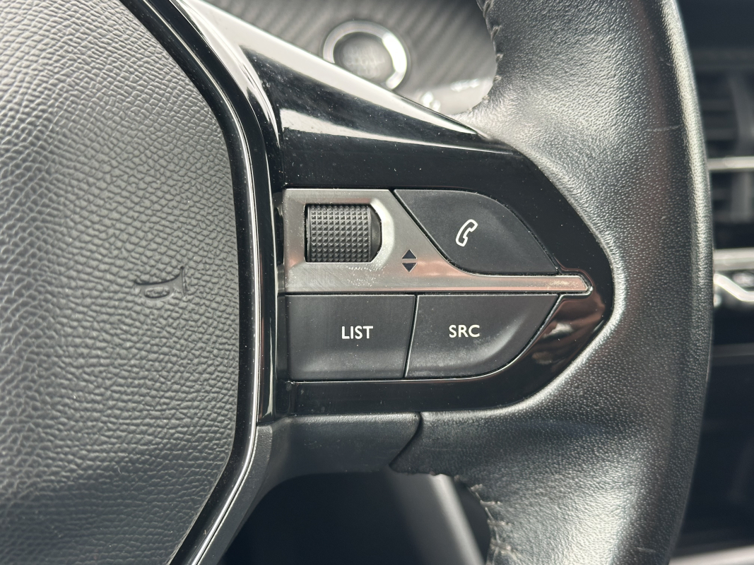 Peugeot 208 — 24