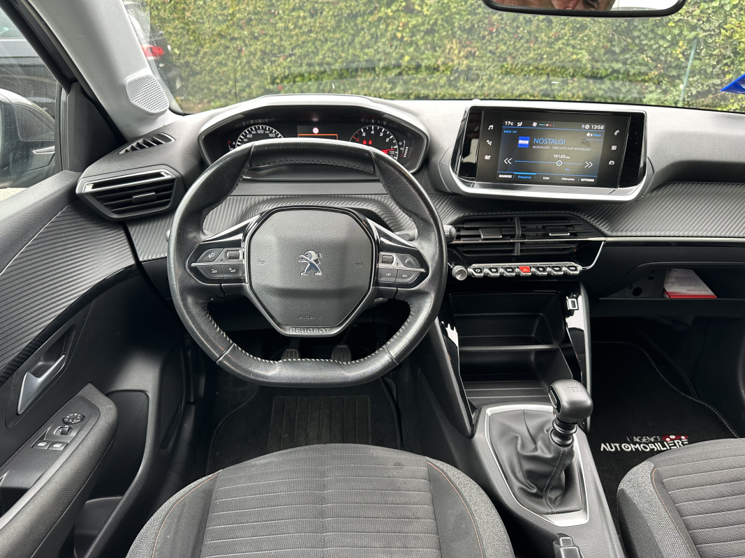 Peugeot 208 — 21