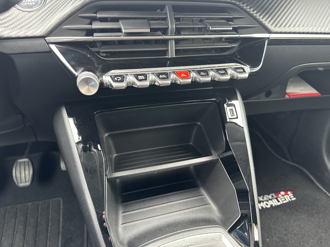 Peugeot 208 — 31
