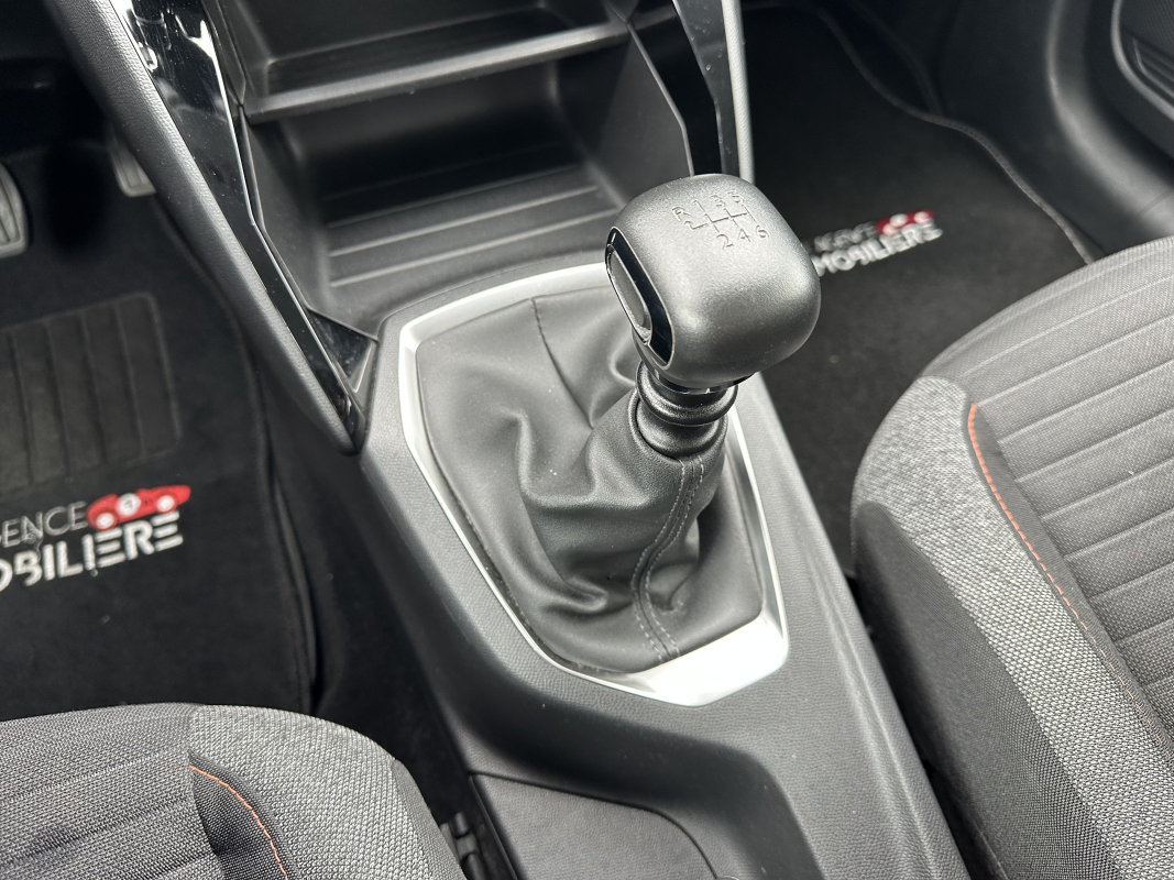 Peugeot 208 — 29