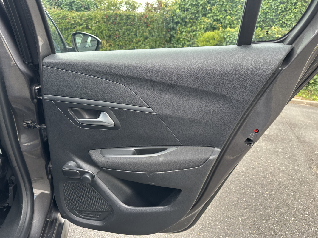 Peugeot 208 — 35