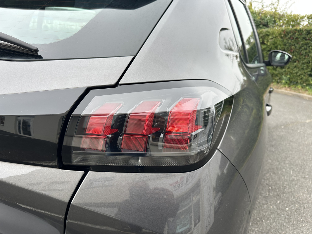 Peugeot 208 — 38