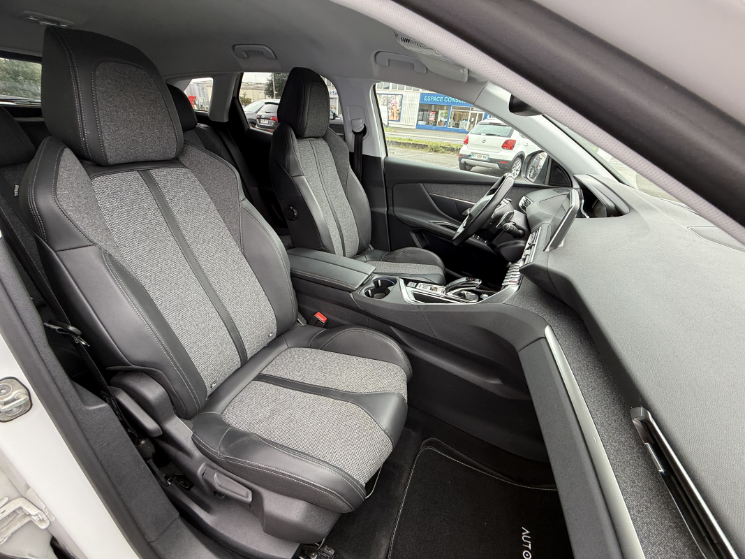 Peugeot 3008 — 12