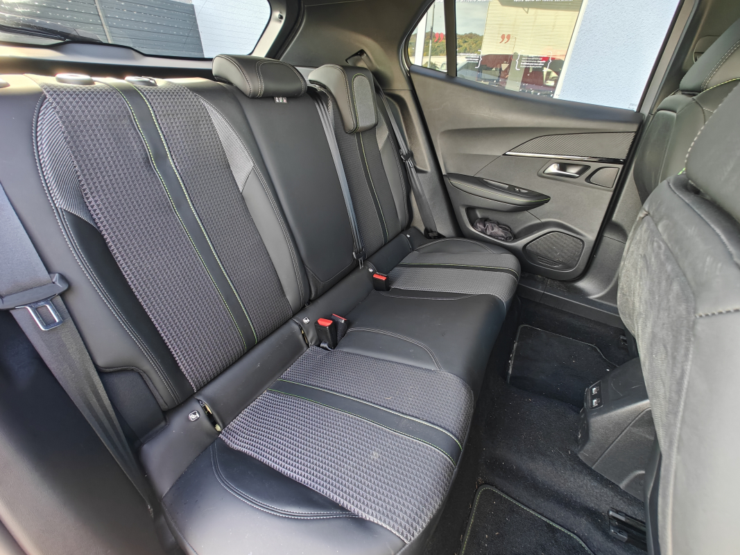 Peugeot 2008 — 12