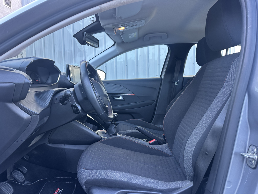 Peugeot 208 — 14