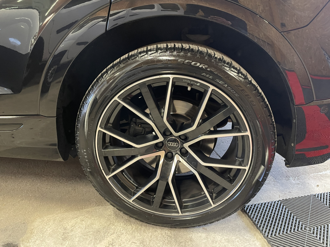 Audi SQ8 — 31