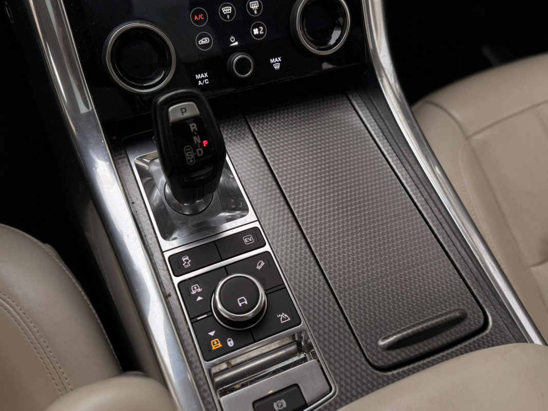 Land Rover Range Rover Sport — 16