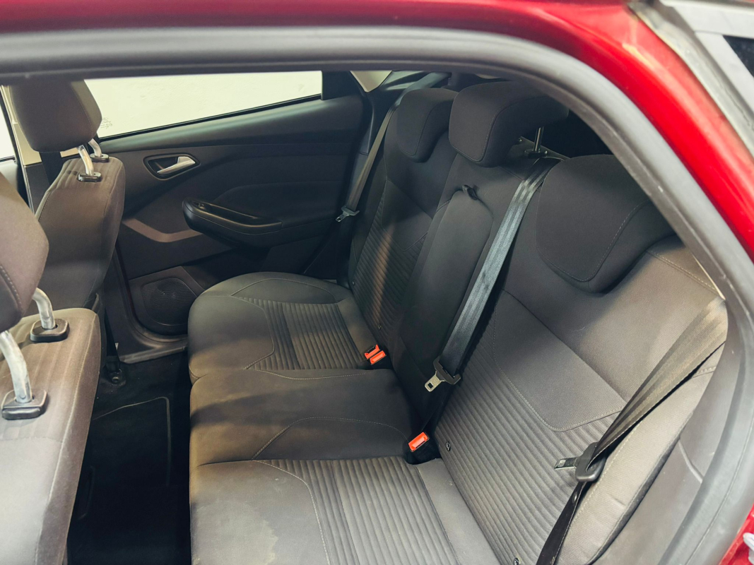 Ford Focus — 12