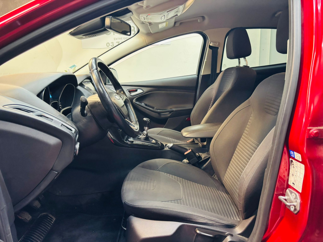Ford Focus — 10