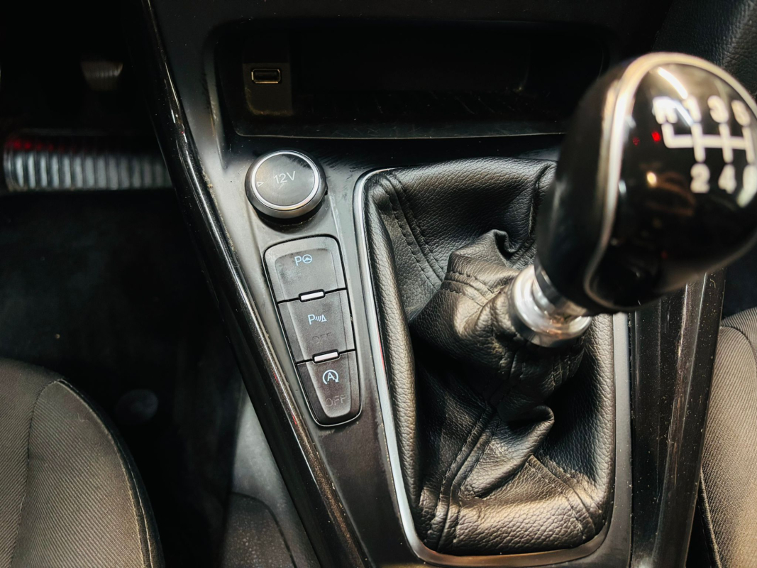Ford Focus — 17