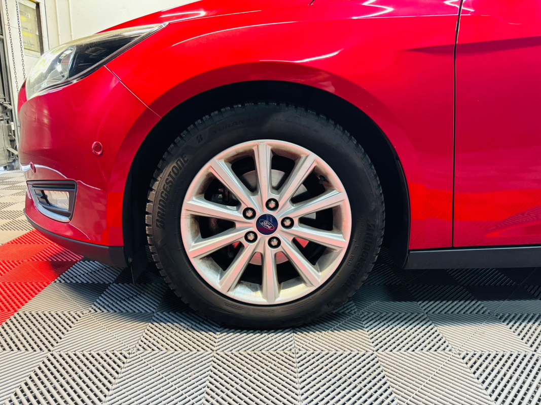 Ford Focus — 20