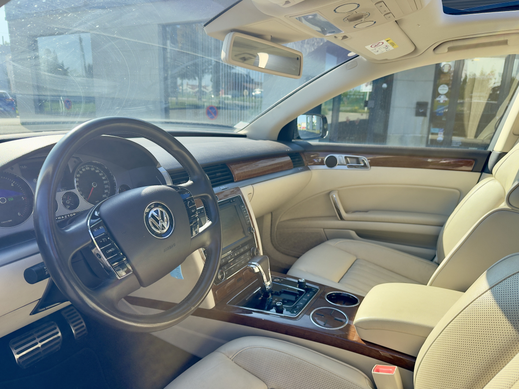 Volkswagen Phaeton — 17