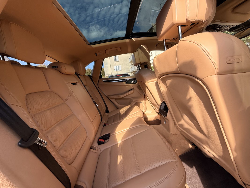 Porsche Macan — 13