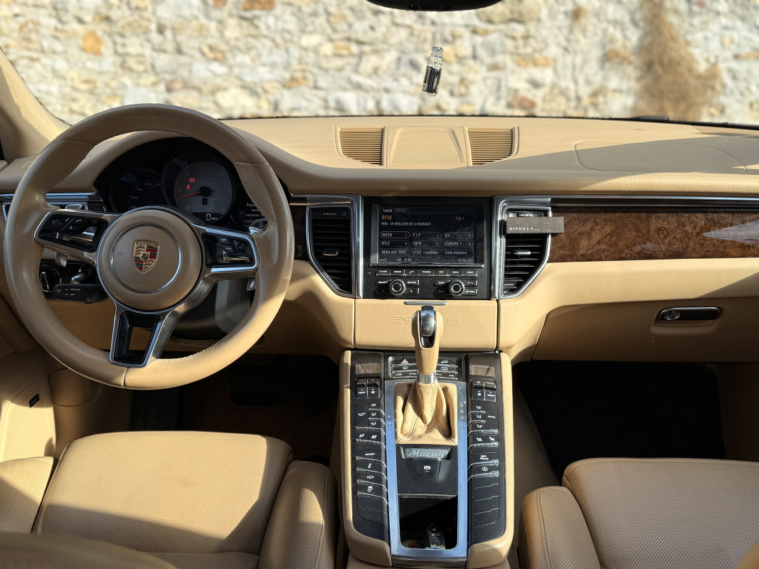 Porsche Macan — 15