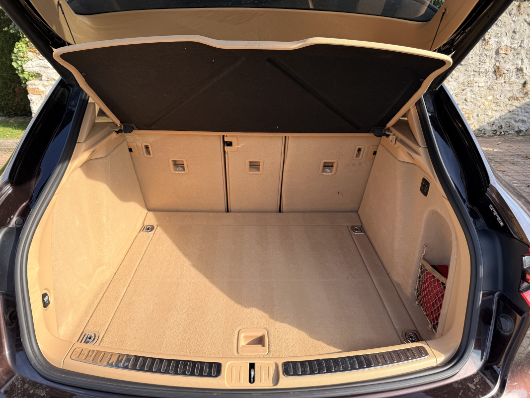Porsche Macan — 19