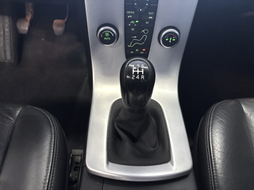 Volvo V50 — 25