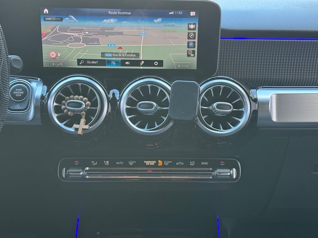 Mercedes GLB — 12