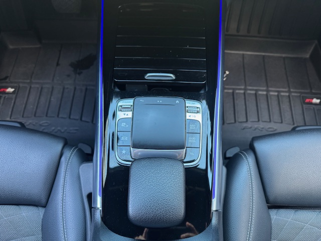 Mercedes GLB — 14