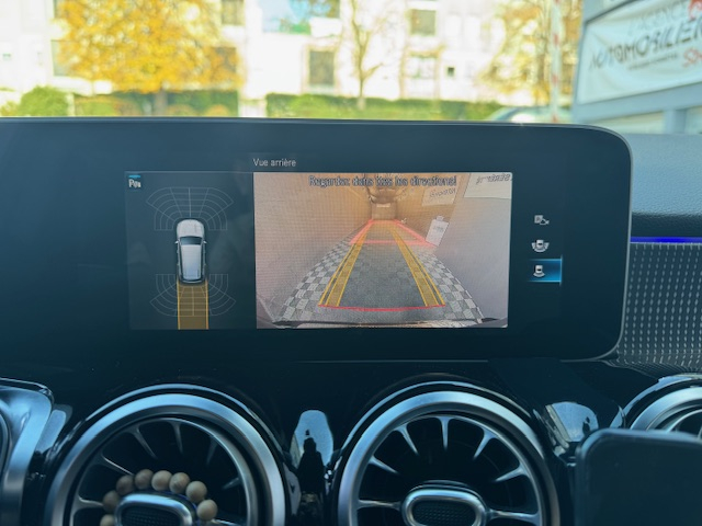 Mercedes GLB — 13