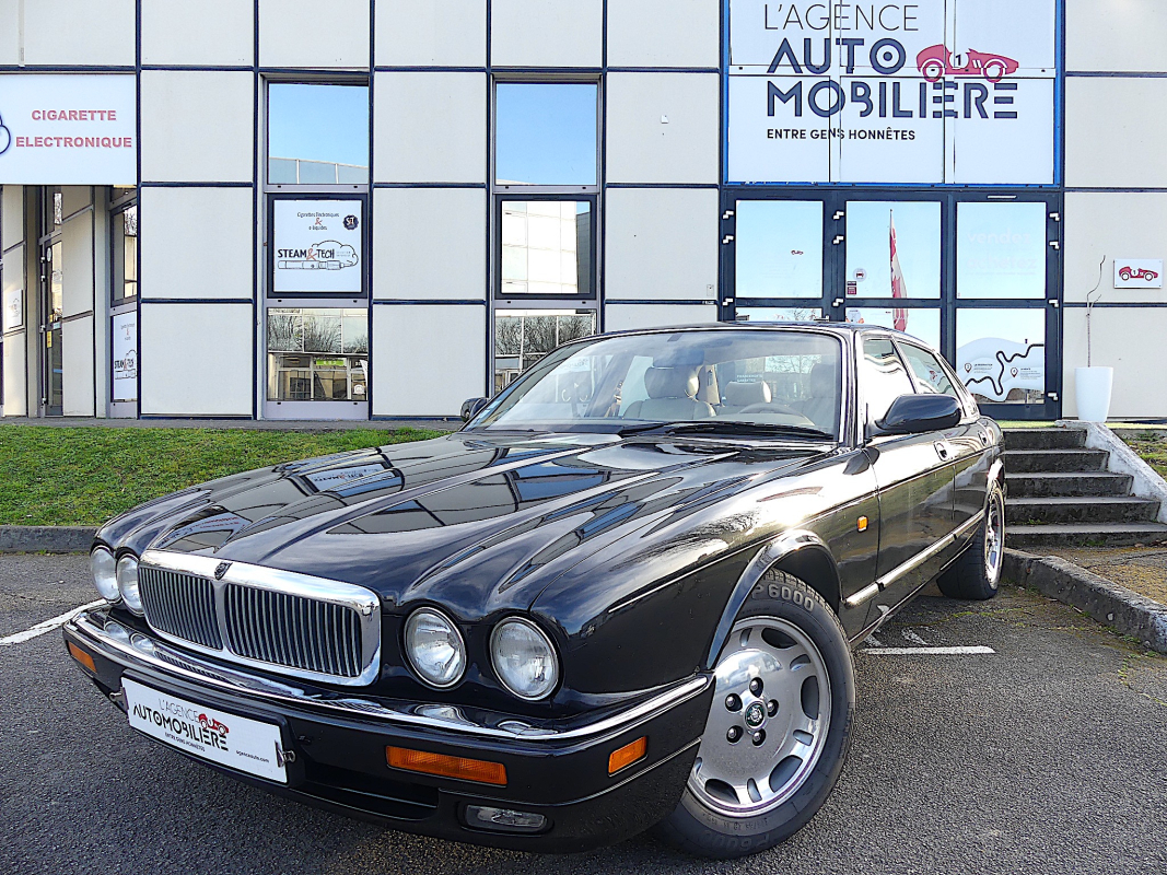 Jaguar XJ
