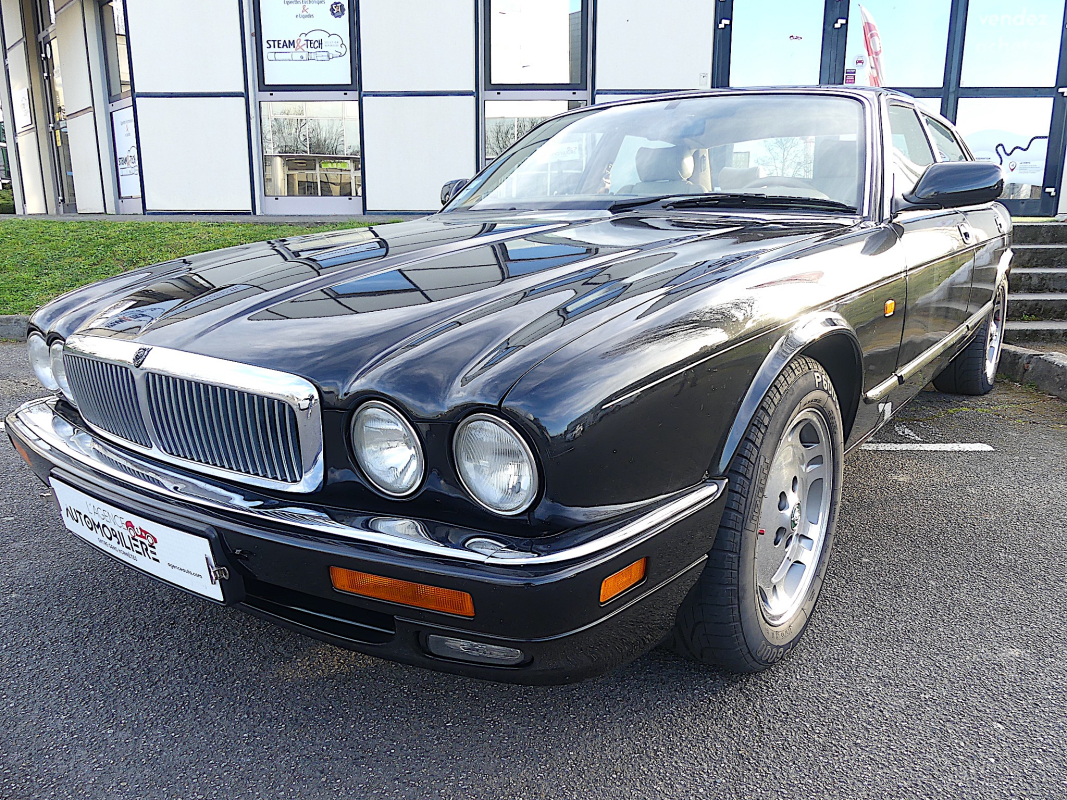 Jaguar XJ — 3