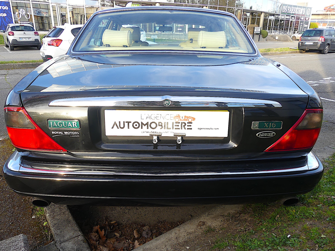 Jaguar XJ — 6