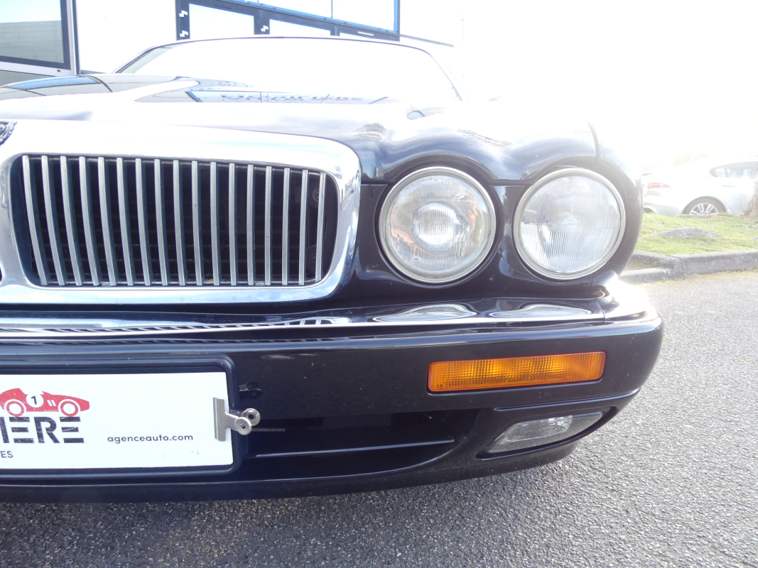 Jaguar XJ — 37