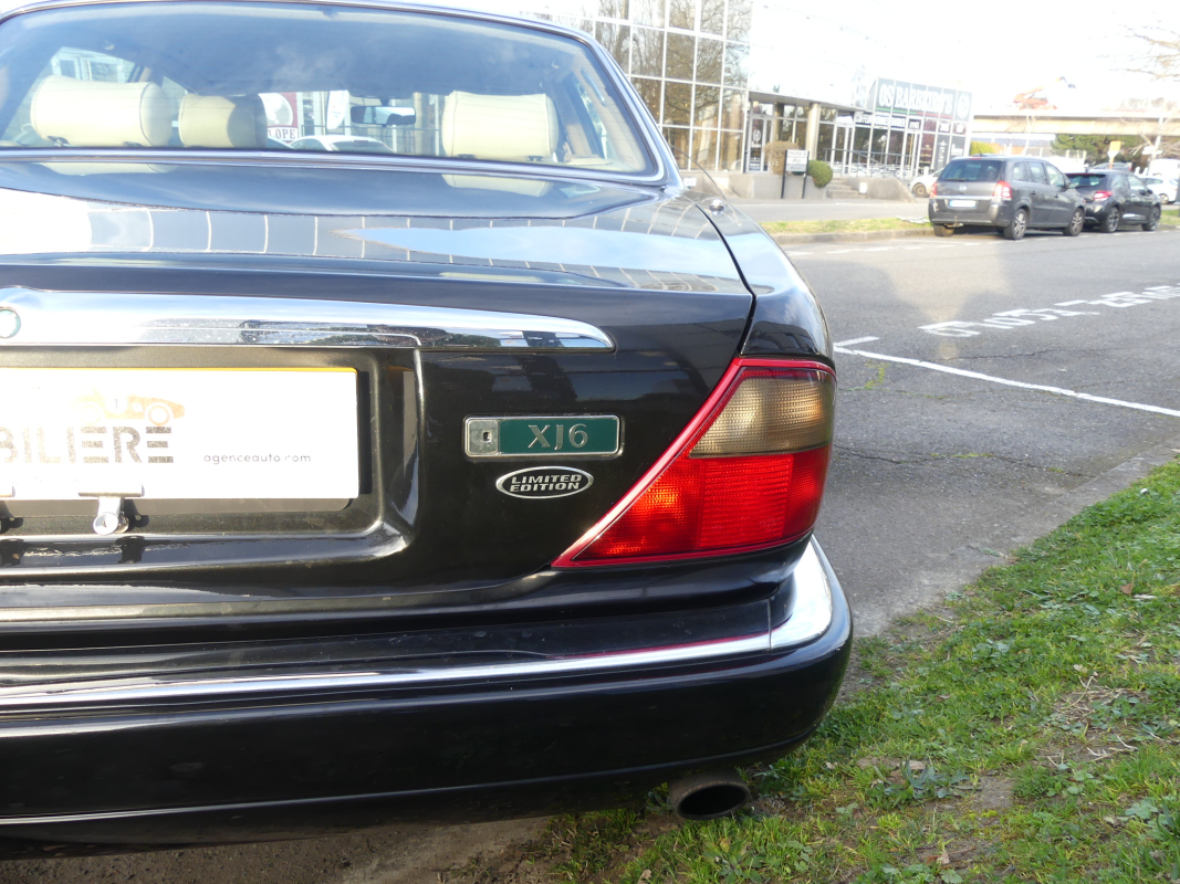 Jaguar XJ — 39