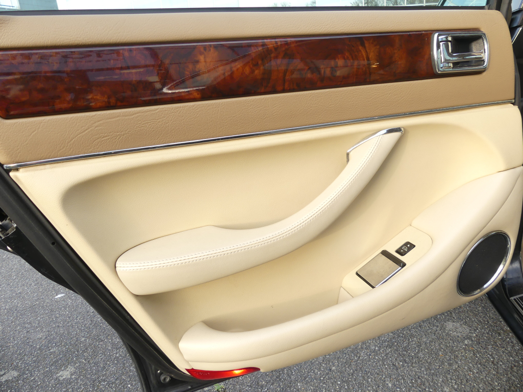 Jaguar XJ — 29