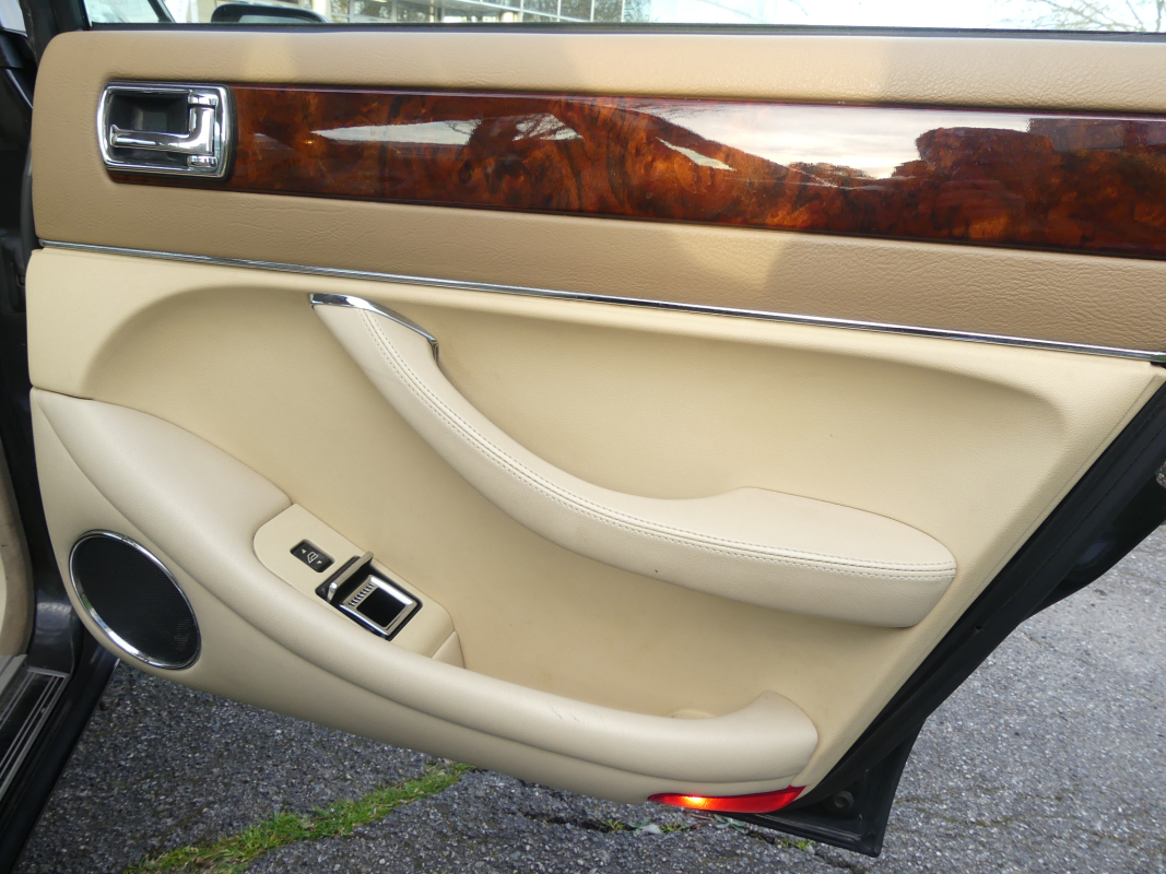 Jaguar XJ — 31