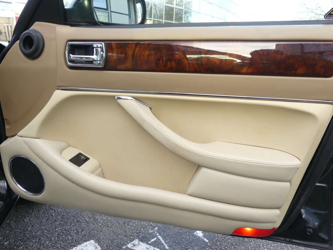 Jaguar XJ — 28