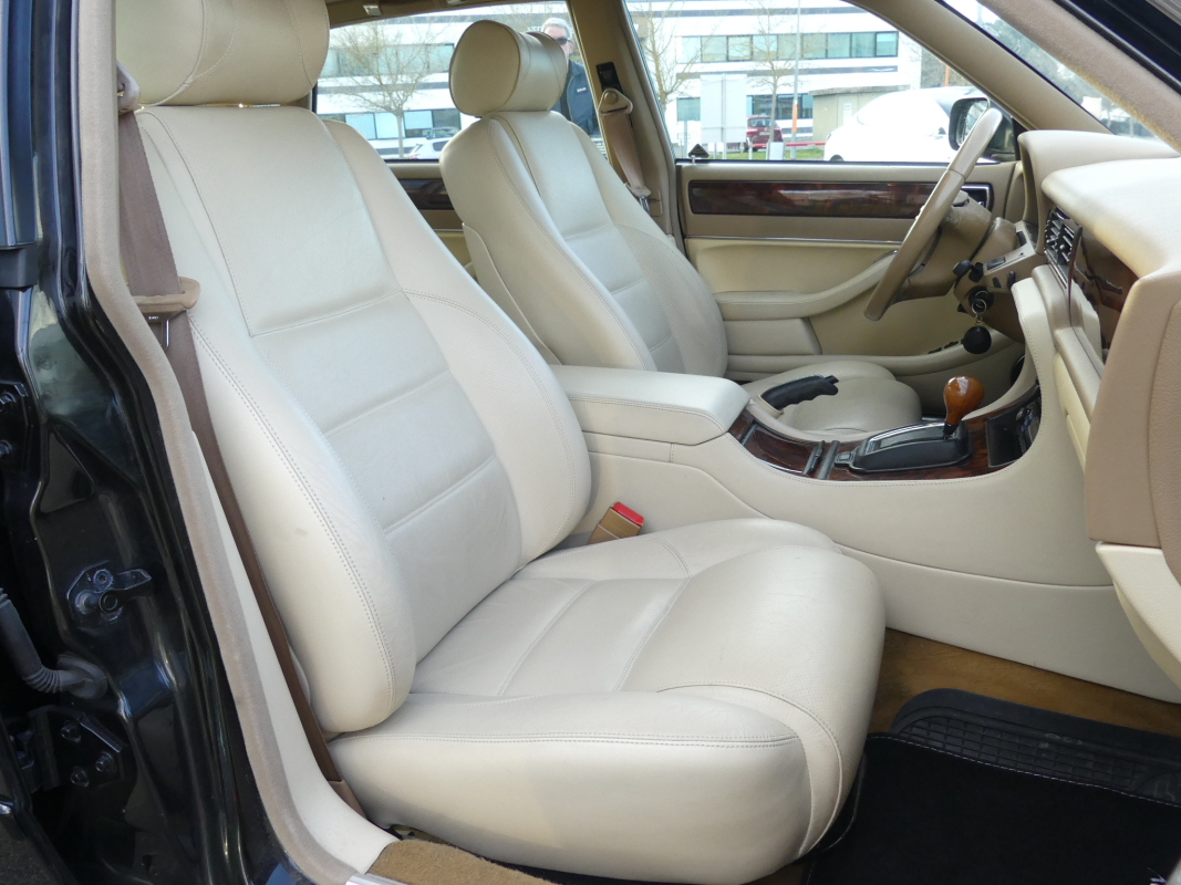 Jaguar XJ — 16