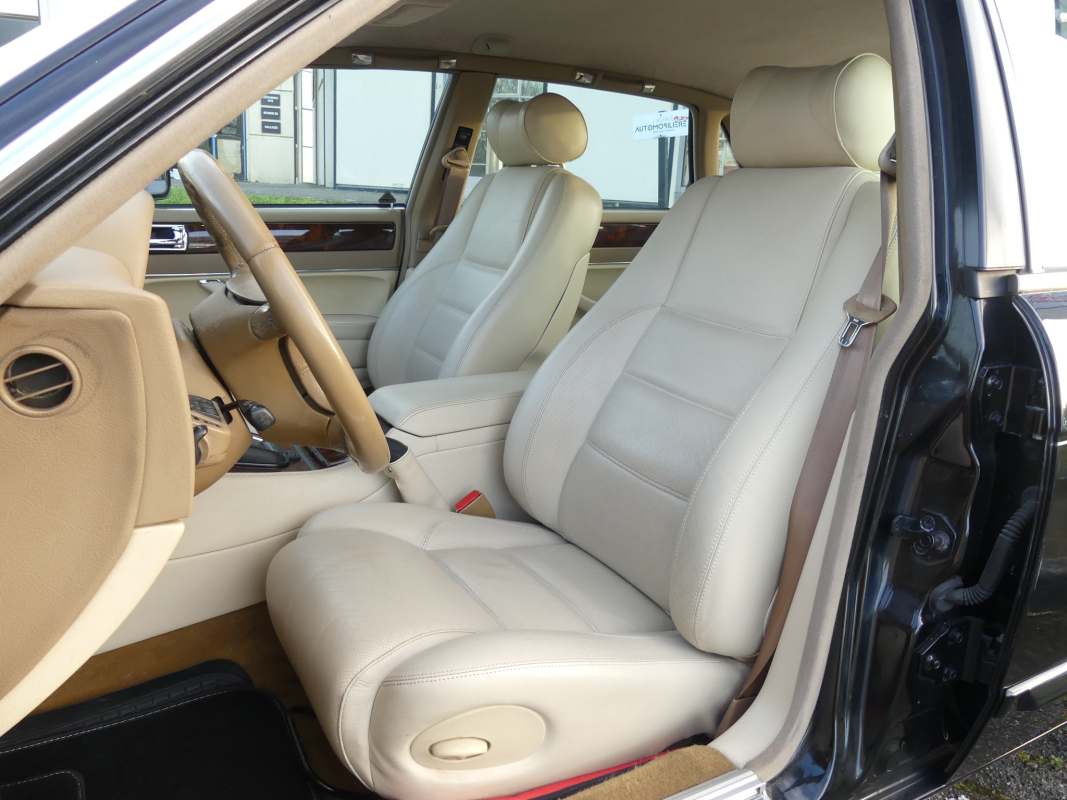 Jaguar XJ — 11